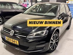 Zwart Gebruikt 2015 VW Golf VII Highline Hatchback | € 12.950 (Eerlijke prijs)