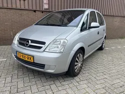 Grijs Gebruikt 2004 Opel Meriva Enjoy MPV | € 1.250 (Goede deal)