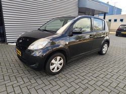 Zwart Gebruikt 2010 Daihatsu Sirion Hatchback | € 2.250 (Goede deal)