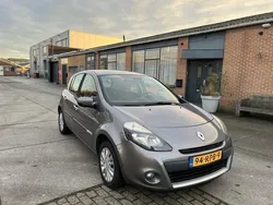 Grijs Gebruikt 2011 Renault Clio II Collection Hatchback | € 2.950 (Eerlijke prijs)