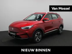 Rood Gebruikt 2023 MG ZS Comfort Sedan | € 21.995 (Eerlijke prijs)