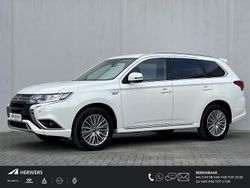Wit Gebruikt 2019 Mitsubishi Outlander P-HEV Intense SUV | € 20.935 (Super prijs)