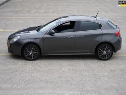 Grijs Gebruikt 2016 Alfa Romeo Giulietta Distinctive Hatchback | € 12.900 (Eerlijke prijs)
