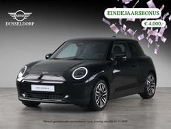 Zwart Nieuw 2025 Mini Cooper SE Classic Hatchback | € 40.990 (Duur)