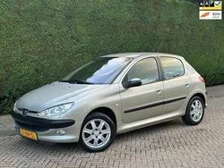 Grijs Gebruikt 2004 Peugeot 206 Hatchback | € 1.800 (Eerlijke prijs)