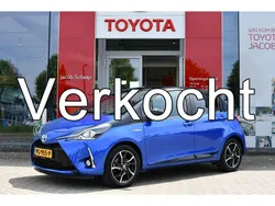 Blauw, metallic lak Gebruikt 2017 Toyota Yaris Hatchback | € 14.499 (Eerlijke prijs)