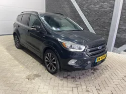 Zwart Gebruikt 2017 Ford Kuga ST-Line SUV | € 17.400 (Eerlijke prijs)