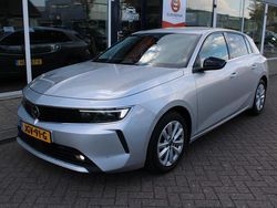 Grijs Gebruikt 2023 Opel Astra Elegance Hatchback | € 20.800 (Eerlijke prijs)