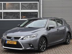 Grijs Gebruikt 2015 Lexus CT200h Luxury Line Hatchback | € 14.940 (Eerlijke prijs)