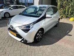 Grijs Gebruikt 2021 Toyota Aygo X-play Hatchback | € 13.250 (Eerlijke prijs)