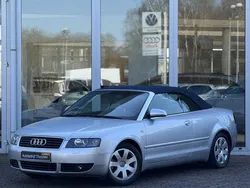 Grijs, metallic lak Gebruikt 2002 Audi A4 Cabriolet Design Cabriolet | € 7.950 (Eerlijke prijs)