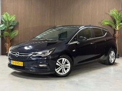 Blauw Gebruikt 2018 Opel Astra Hatchback | € 8.995 (Eerlijke prijs)