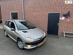 Grijs Gebruikt 2006 Peugeot 206 Stationwagen | € 1.695 (Iets duurder)
