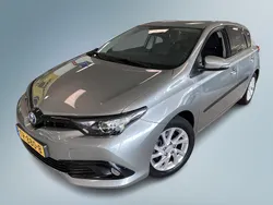 Grijs Gebruikt 2018 Toyota Auris Hybrid Plus Hatchback | € 18.950