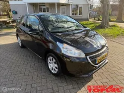 Zwart Gebruikt 2014 Peugeot 208 Access Hatchback | € 3.950 (Eerlijke prijs)