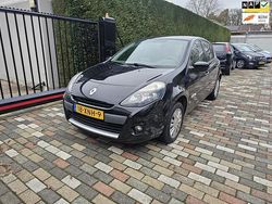 Zwart Gebruikt 2012 Renault Clio R.S. Collection Hatchback | € 4.650 (Eerlijke prijs)