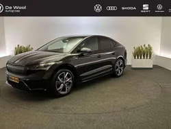 Zwart, metallic lak Gebruikt 2025 Skoda Enyaq iV SportLine SUV | € 46.900