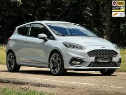 Grijs, metallic lak Gebruikt 2019 Ford Fiesta ST Hatchback | € 21.899 (Eerlijke prijs)