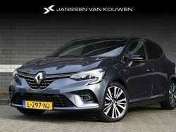 Grijs Gebruikt 2021 Renault Clio V Initiale Paris Hatchback | € 20.395 (Eerlijke prijs)