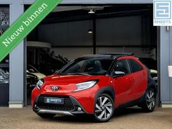 Rood Gebruikt 2023 Toyota Aygo Premium Hatchback | € 19.750 (Eerlijke prijs)