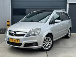 Grijs Gebruikt 2008 Opel Zafira Essentia MPV | € 3.499 (Iets duurder)