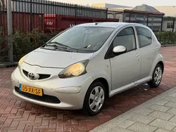 Grijs Gebruikt 2007 Toyota Aygo Hatchback | € 1.500 (Goede deal)