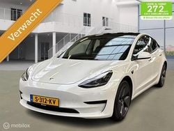 Wit (parellak) Gebruikt 2021 Tesla Model 3 Standard Range Sedan | € 20.295 (Eerlijke prijs)