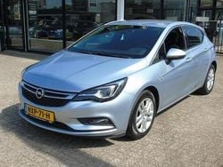 Grijs Gebruikt 2016 Opel Astra Innovation Hatchback | € 9.450 (Eerlijke prijs)