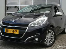 Blauw Gebruikt 2016 Peugeot 208 Style Hatchback | € 5.700 (Goede deal)