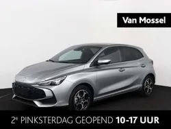 Grijs, metallic lak Nieuw 2025 MG MG3 Luxury Hatchback | € 25.600 (Eerlijke prijs)