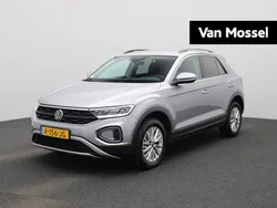 Grijs Gebruikt 2022 VW T-Roc Life SUV | € 23.900 (Goede deal)