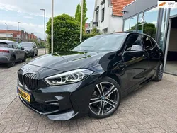 Zwart Gebruikt 2022 BMW 118 Executive Hatchback | € 29.950 (Iets duurder)