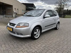 Grijs, metallic lak Gebruikt 2006 Chevrolet Kalos Sport Hatchback | € 3.945