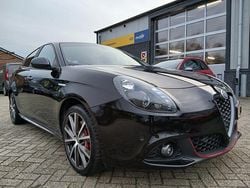 Zwart (metallic) Gebruikt 2018 Alfa Romeo Giulietta Hatchback | € 15.895 (Eerlijke prijs)