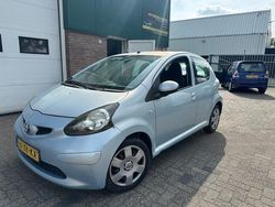 Blauw Gebruikt 2007 Toyota Aygo Hatchback | € 2.550 (Goede deal)
