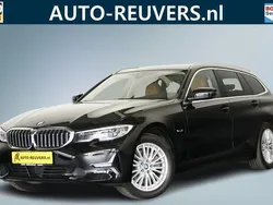Zwart, metallic lak Gebruikt 2022 BMW 320 Executive Stationwagen | € 34.800 (Goede deal)