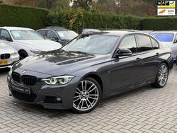 Grijs Gebruikt 2015 BMW 320 M Sport Sedan | € 18.950 (Duur)
