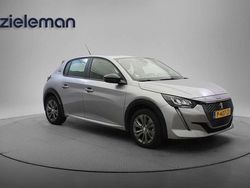 Grijs Gebruikt 2022 Peugeot e-208 Active Hatchback | € 14.345 (Super prijs)