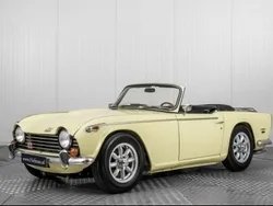 Geel Gebruikt 1968 Triumph TR 250 Cabriolet | € 48.900