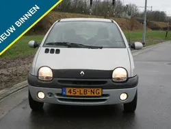 Grijs Gebruikt 2002 Renault Twingo Dynamique Hatchback | € 1.399 (Eerlijke prijs)