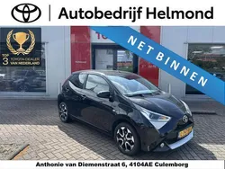 Zwart Gebruikt 2021 Toyota Aygo Hatchback | € 14.150 (Iets duurder)