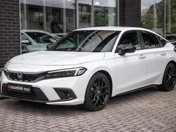 Wit, metallic lak Gebruikt 2022 Honda Civic Sport Hatchback | € 33.950 (Eerlijke prijs)