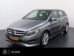 Grijs Gebruikt 2015 Mercedes B180 Urban MPV | € 13.950 (Iets duurder)