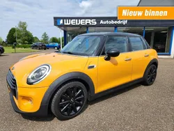 Oranje Gebruikt 2016 Mini Cooper Business Hatchback | € 13.895 (Super prijs)