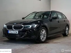 Zwart Gebruikt 2023 BMW 330e Stationwagen | € 38.950 (Super prijs)