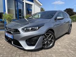 Grijs Gebruikt 2022 Kia Ceed Hatchback | € 25.750 (Iets duurder)