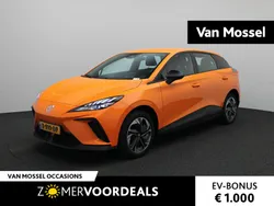Oranje Gebruikt 2023 MG MG4 EV Hatchback | € 19.995 (Eerlijke prijs)