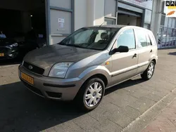 Grijs Gebruikt 2003 Ford Fusion MPV | € 999 (Eerlijke prijs)