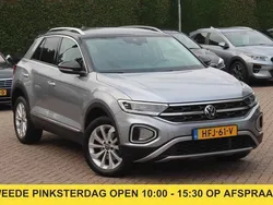 Grijs, metallic lak Gebruikt 2023 VW T-Roc Edition SUV | € 29.550 (Goede deal)