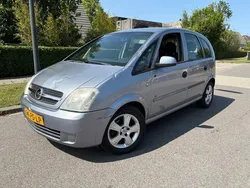 Grijs Gebruikt 2004 Opel Meriva MPV | € 995 (Eerlijke prijs)